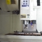 A máquina vertical industrial BT40 do CNC de 3 linhas centrais alonga a máquina de trituração automática do CNC